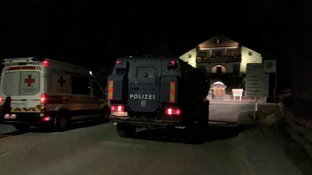 Sogar die Cobra rückte zur vermeintlichen Geiselnahme in Leutasch aus | Foto: zeitungsfoto.at