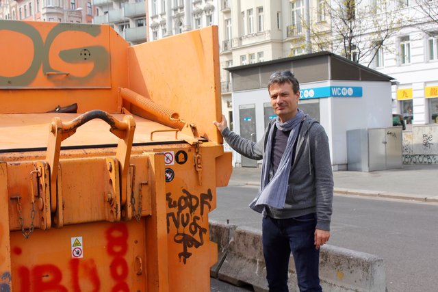 Michael Reichelt, Grüner Bezirksvize, will das Müllproblem am Naschmarkt anpacken.
