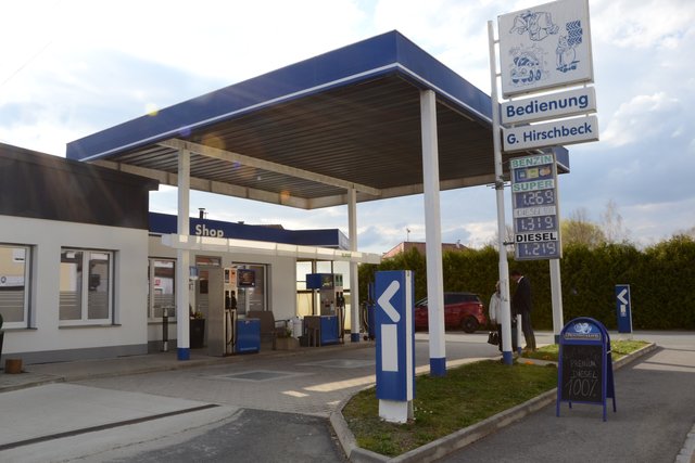 Seit 2018 erstrahlt die Tankstelle Hirschbeck wieder in neuem Glanz