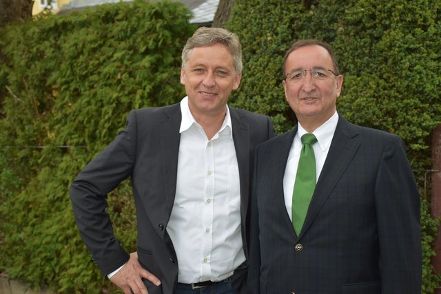 Die Weichen der Grünen für die Gemeinderatswahl 2020 in der Stadt Leibnitz sind gestellt: Landessprecher Lambert Schönleitner freut sich, mit Walter Lesky auf einen Politiker mit großer Erfahrung setzen zu können. | Foto: Waltraud Fischer