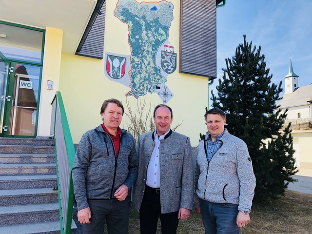 Bürgermeister Peter Bacher, Vize Josef Moitzi und GR Florian Vogl bemühen sich um einen Wirt in St. Anna.