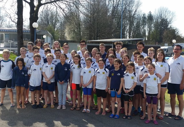 Die erfolgreiche Mannschaft des Schwimmverein Vöcklabruck