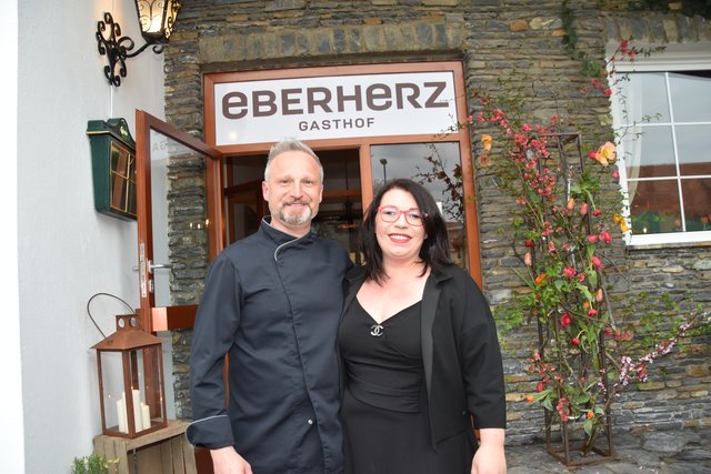 Dieter und Julia Eberhardt, zuvor lange im Stegersbacher "Wia z'Haus" tätig, wollen ihren Gästen traditionelle Gastlichkeit bieten.