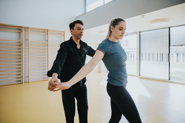 Salsa: Karate-Ass Alisa Buchinger mit Edwin Lasso