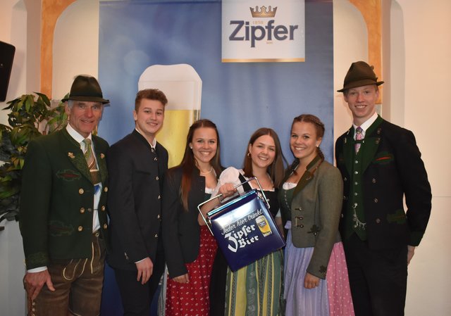 Peter Prechtl, Dorian Schausberger, Sophie Stelzhammer, Landessiegerin Marlene Schnalzger, Sarah Stelzhammer und Kilian Schnepfleitner.