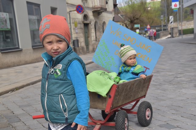 Auch die Kleinsten setzen sich für die Rettung des Klimas ein. | Foto: Sebastian Puchinger