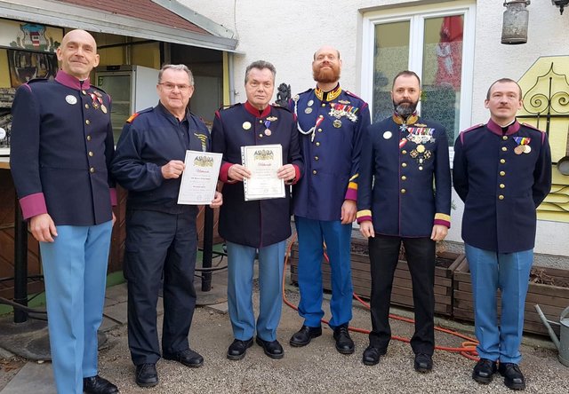 Bild von links nach rechts: Ferdinand Erst, BR Walter Strasser, Josef Schneider, Schriftführer Rüdiger Gruber, Obmann Dominik Scholz, Michael Kleinböck.
