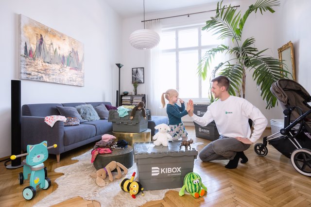 Neuer Platz in jeder Lebensphase: vom Kinderwagen bis zu Stofftieren kann bei Kibox alles untergebracht werden.