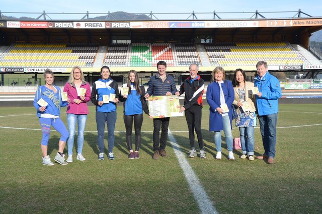 Nathalie Bischof, Sandra Walzl, Karin Gerak, Nadine Monsberger, Stadtrat Alexander Radl, Wolfgang Konrad, Gerlinde Oberländer, Yafei Wang und Hubert Grillitsch (von links) | Foto: KK