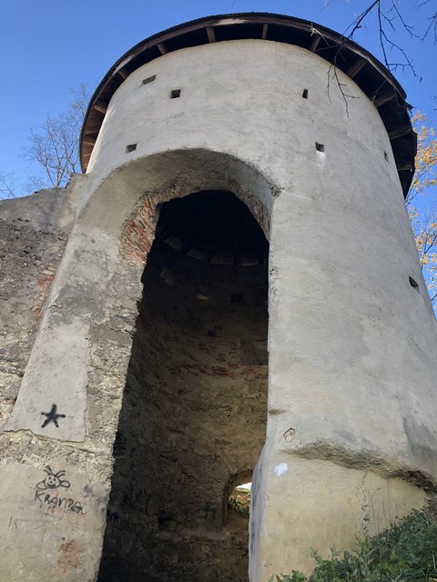 Der Hexenturm beim Schloss Ulmerfeld.