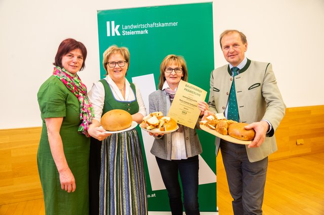 Verkostungschefin Eva Lipp, Landesbäuerin Auguste Maier, Kammerdirektor Werner Brugner und Dir. Margit Langmann