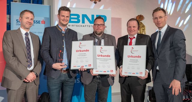Freut sich: Bernhard Aichinger (2. v. l.) mit Andreas Enter, Thomas Muggenhumer und Karl Leitner sowie Thomas Winkler.