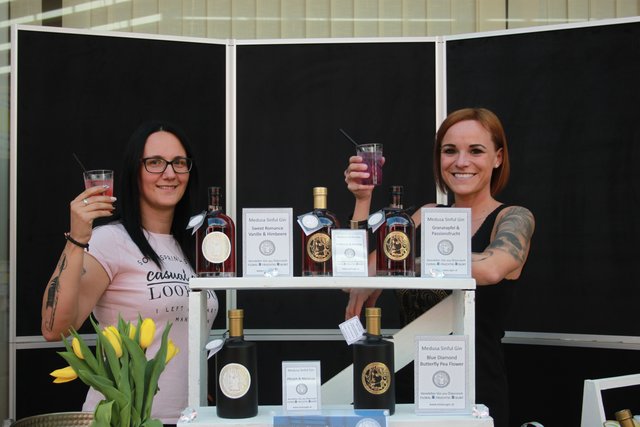 Pamela Prinz mit Daniela Wokatsch.