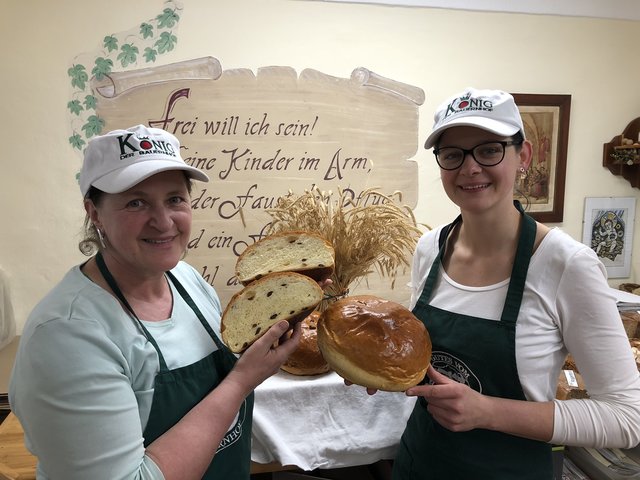 Ein Generationenduo, das Wert auf Tradition, Natürlichkeit und Frische legt: Mary und Katharina König | Foto: WOCHE