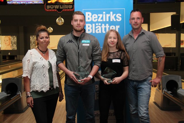 Die erfolgreichen Sportler aus Klosterneuburg und Purkersdorf: Alex Schlintner und Anika Schicho mit Brigitte Huber und Joachim Pricken.