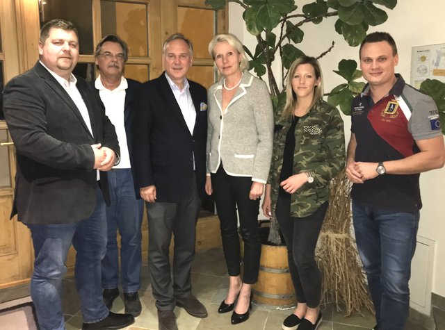 BR Andreas Spanring, Stadtparteiobmann StR Josef Pitschko, Landesparteiobmann NAbg. Walter Rosenkranz, Stadtparteiobmann-Stv. Susanne Eistert, Regionalreferentin GR Kerstin Stoiber und Bezirksparteiobmann Andreas Bors