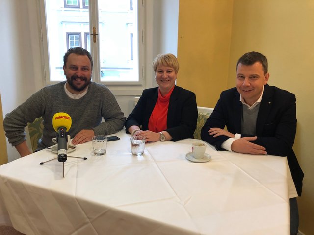 Beim "Baustellen" Frühstück heute. Andreas Hofmayer, Manuela Kaltenbrunner und Hansjörg Kofler