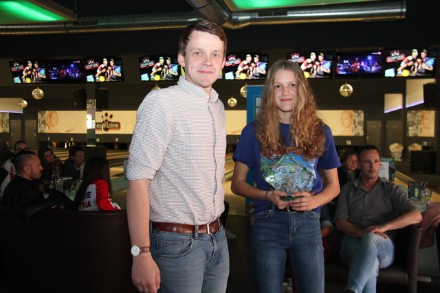 Amstettens "Sportstar von morgen" Sophia Gruber-Pandion mit Thomas Leitsberger.