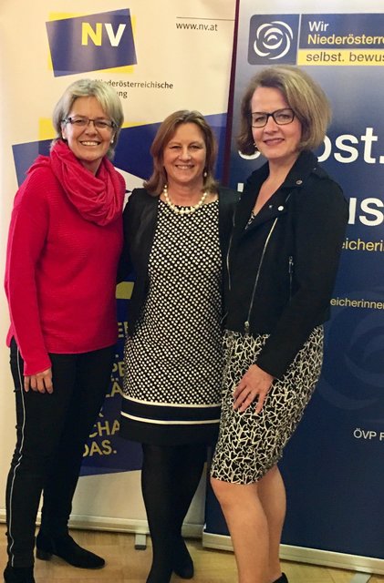 Maria Theresia Eder (Mitte) mit Landesrätinnen Petra Bohuslav und Christiane Teschl-Hofmeister. | Foto: VP