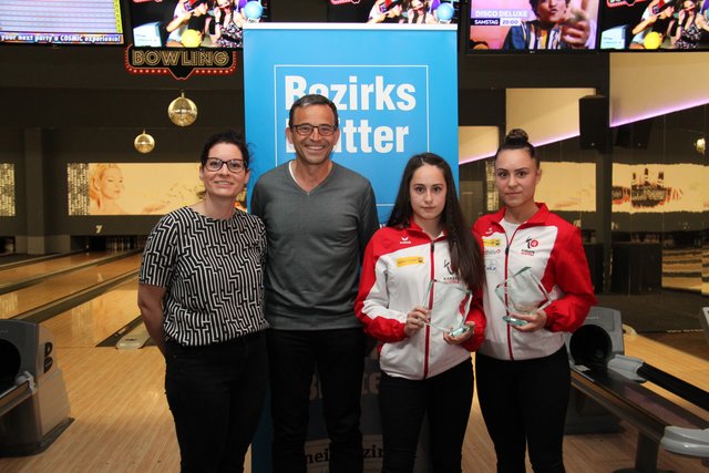 Die erfolgreichen Sportler aus St. Pölten: Stefan Marouschek sowie Isra und Funda Celo mit Petra Weichhart.