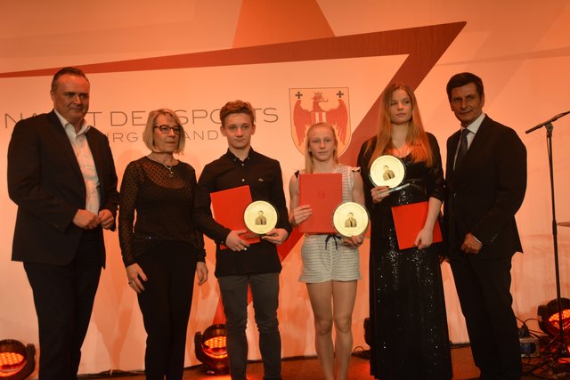 Mesko-Trophy: Hans Peter Doskozil, Helga Götzinger, Alexander Székely, Charlize Mörz, Clara Petschel und Christian Illedits
