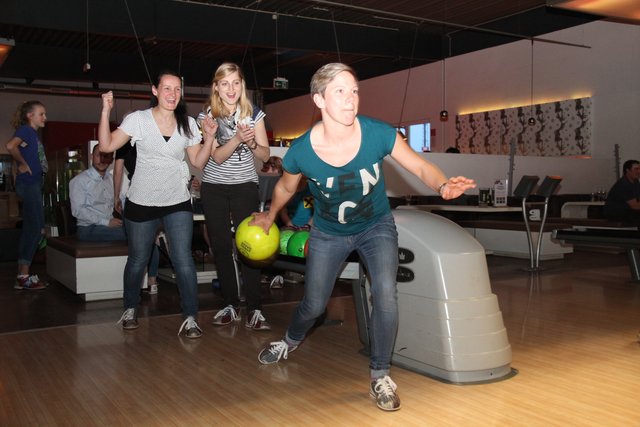 Melks Sportlerin des Jahres Verena Witek wird von ihren Freundinnen angefeuert.
