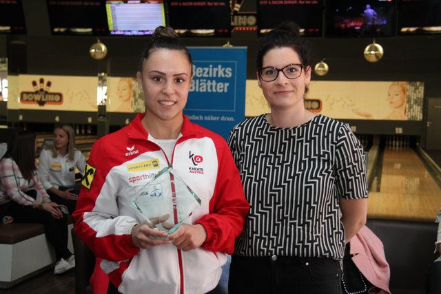 St. Pöltens Sportlerin des Jahres Funda Celo mit Petra Weichhart.