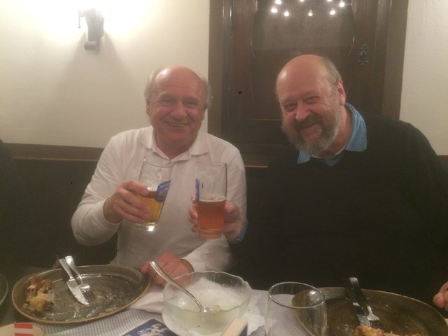 Jubilar Gunther Lapusch (li) mit Woche-Regionaut Rudi Flatschacher