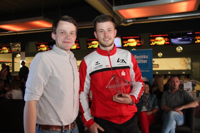 Amstettens Sportler des Jahres Lorenz Ursprunger mit Thomas Leitsberger.