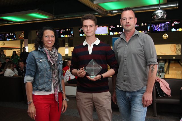 Tullns Sportler des Jahres Savo Kovacevic mit Karin Zeiler und Joachim Pricken.