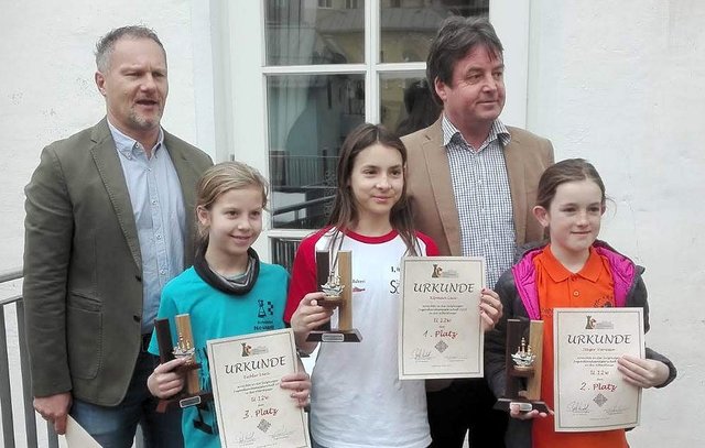 Die Sieger von U12 weiblich: rechts die Mittersillerin Vanessa Steger (USK Uttendorf) | Foto: Claudia Steger