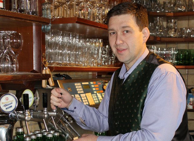 Bezirks-Wirtesprecher Stefan Schneebauer freut sich auf den Maibock. | Foto: Ebner