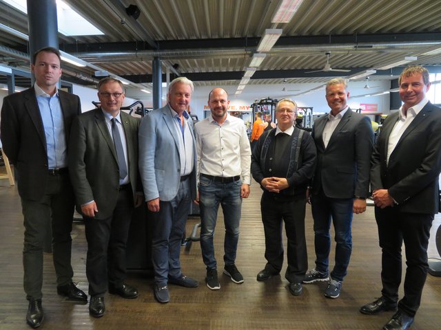 v.l.n.r.: Dr. Fridolin Raabe, Richard Hogl, Alfred Babinsky, Mario Antoni, Heribert Auer, Christian Hörl, Harald Weber | Foto: Bachmayer