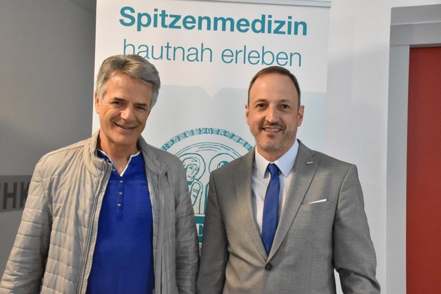 Moderator Dr. Maximilian Zimmermann und Vortragender Dr. Markus Rungger klärten die Zuhörer über Hörprobleme und -lösungen auf