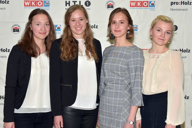 1. Platz für Sophie Söllradl, Kremsmünster, Sophie Sperrer, Laussa, Marianne Obermair, Atzbach, Sophie Tuymer, Wallern/T. (v. l.)