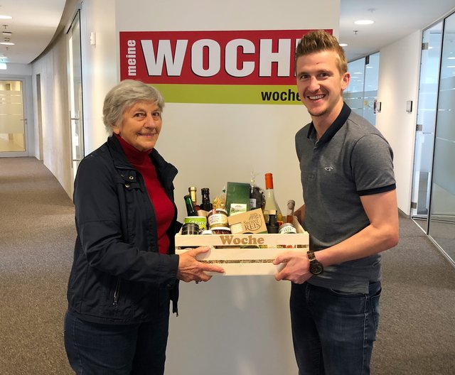 Verfrühtes Ostergeschenk: Frau Ingrid Sekkas wurde als glückliche Gewinnerin unter allen Newsletter-Abonnenten in Graz gezogen.