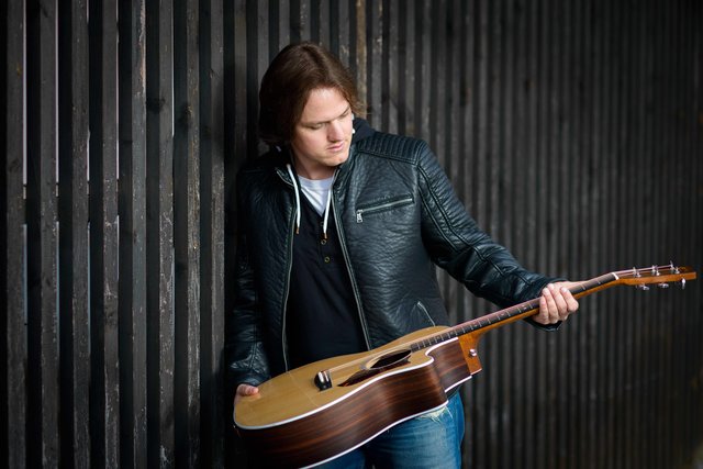 Singersongwriter, Musikproduzent und Vegetarier Markus Wutte; WUTTE live: am 28. April, 15 Uhr, Schloss Albeck | Foto: Jürgen Jauth