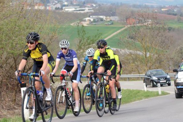 In Bildmitte Laura Schöttl.