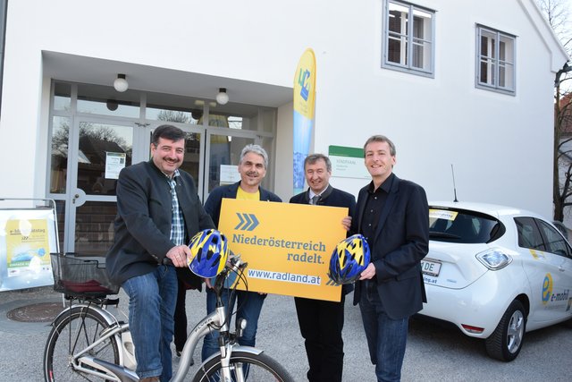 LAbg. Josef Edlinger, E&amp;UGR Franz Genner (Röhrenbach), Geschäftsführer Dr. Herbert Greisberger (Energie- und Umweltagentur NÖ), LAbg. Bgm. Jürgen Maier. | Foto: eNu