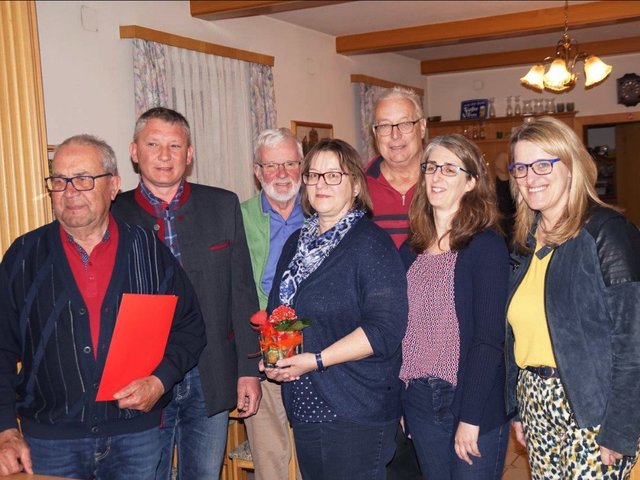 v.l.: Franz Krump, Vorsitzender Harald Watzlinger, Karl Nenning, Angela Haider, Johann Einheller, Iris Kern und Landesrätin Ulrike Königsberger-Ludwig.