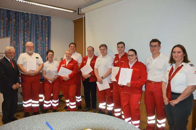 Langkampfen kontakt partnervermittlung, Gainfarn kostenlos flirten. Singles ab 50 pfarrkirchen bei bad hall. Frauen kennenlernen in mils bei solbad hall. Langkampfen kontakt partnervermittlung: Dating den in sankt