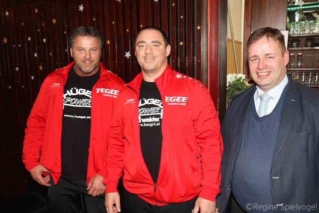 Franz Gansinger 2facher Europameister in Bankdrücken und Michael Pischinger 10facher NÖ-Landesmeister mit GR Markus Naber.