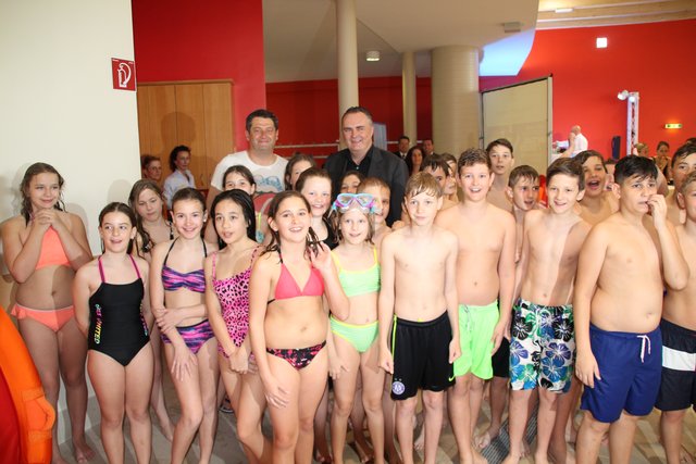 &lt;f&gt;Begrüßt&lt;/f&gt; wurden die Kinder von LH Hans Peter Doskozil.
