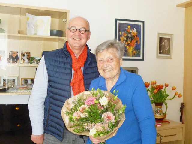 Irma Gruber mit Bürgermeister Peter Ellmer. | Foto: Gde. Bad Goisern