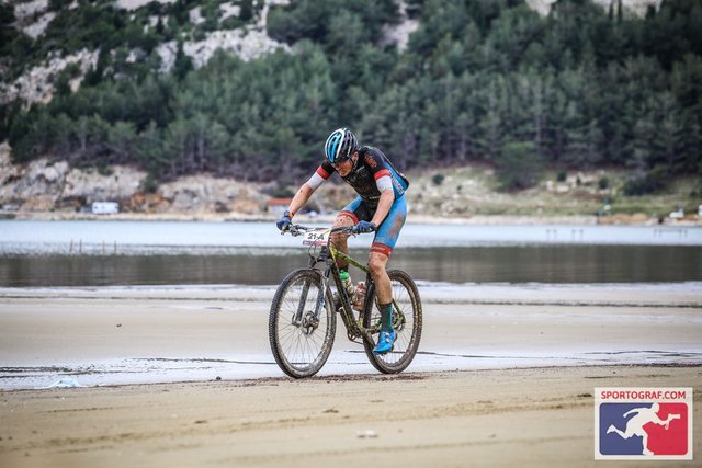 Zieleinlauf am Sandstrand.. :) | Foto: Foto: sportograf.com