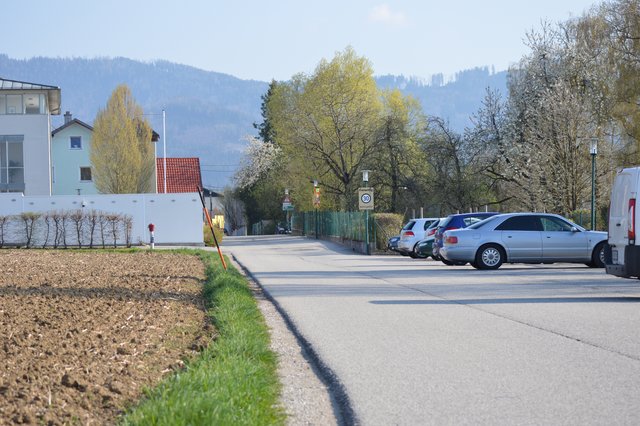 Die Weinbeerlgasse gilt als Rennbahn im Ort von Pettenbach. Viele Autofahrer rasen hier buchstäblich durch, sehr zum Leidweisen der Bewohner.