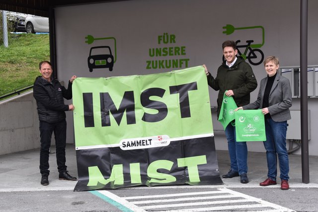 Umweltreferent Norbert Praxmarer, Michael Eiterer und Barbara Erler-Klima von der Energie Tirol.