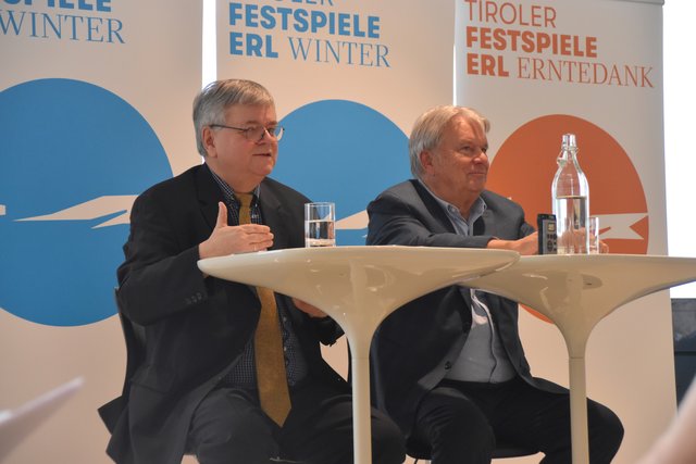 Der zukünftige Intendant Bernd Loebe und Festspiel-Präsident Hans Peter Haselsteiner (v.l.) präsentierten im Festspielhaus Erl das neue Erntedank- und Winterprogramm.  | Foto: Fluckinger