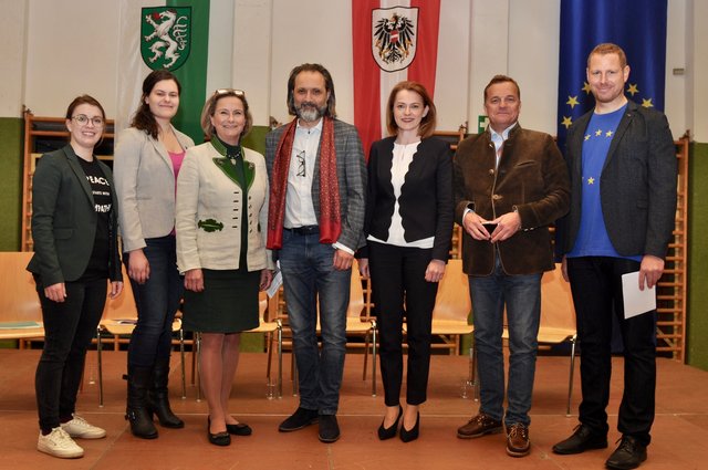Diskussion der Spitzenkandidaten: L. Köck, J. Reichenhauser, B. Vollath, G. Withalm, S. Schmiedtbauer, G. Mayer, Organisator M. Stieber (v.l.)