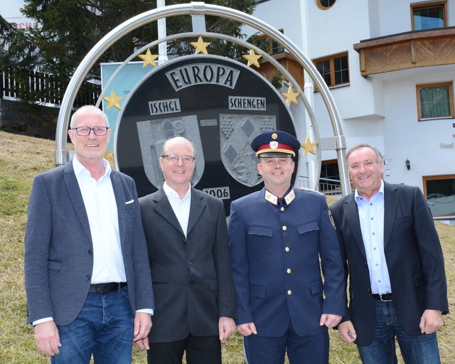 Bgm. Werner Kurz, AbtInsp. a.D. Gerhard Walser, KontrInsp. Dietmar Siegele und Vzbgm. ÖkR Emil Zangerl